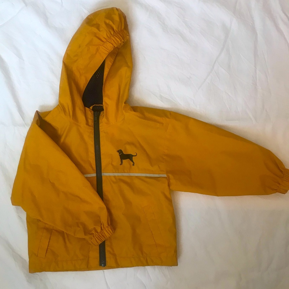 The Black Dog mesh lined kids raincoat 2T